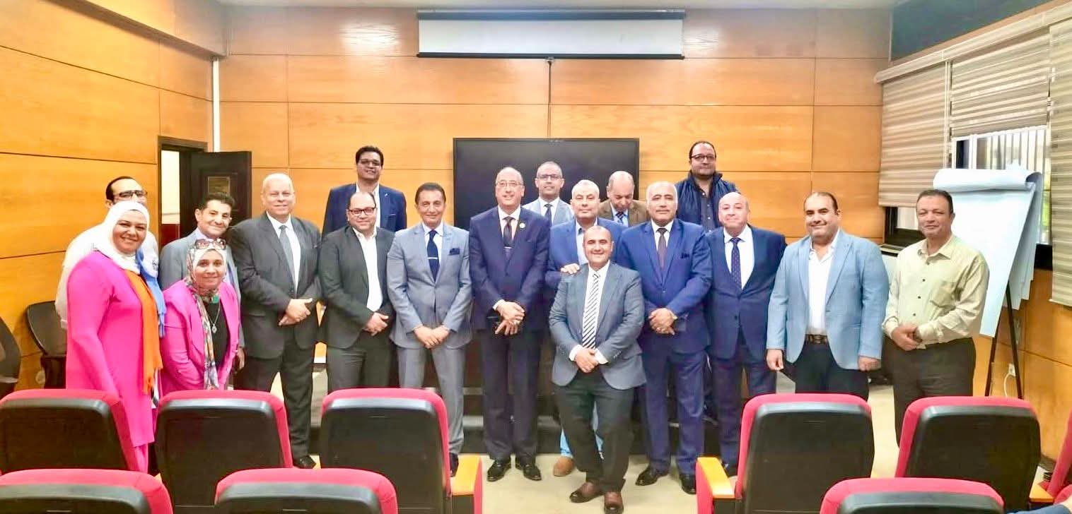 دورات أساسية ومتقدمة لرفع كفاءة السلامة والصحة المهنية بمطار القاهرة