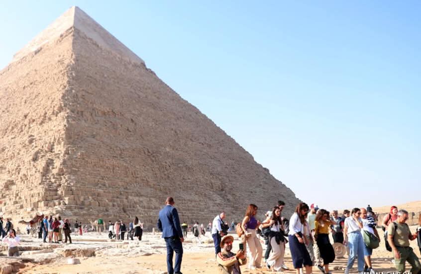 حقيقة أم خرافة.. هل الأهرامات مصدر عالمي للطاقة وتحتها كنز عملاق؟