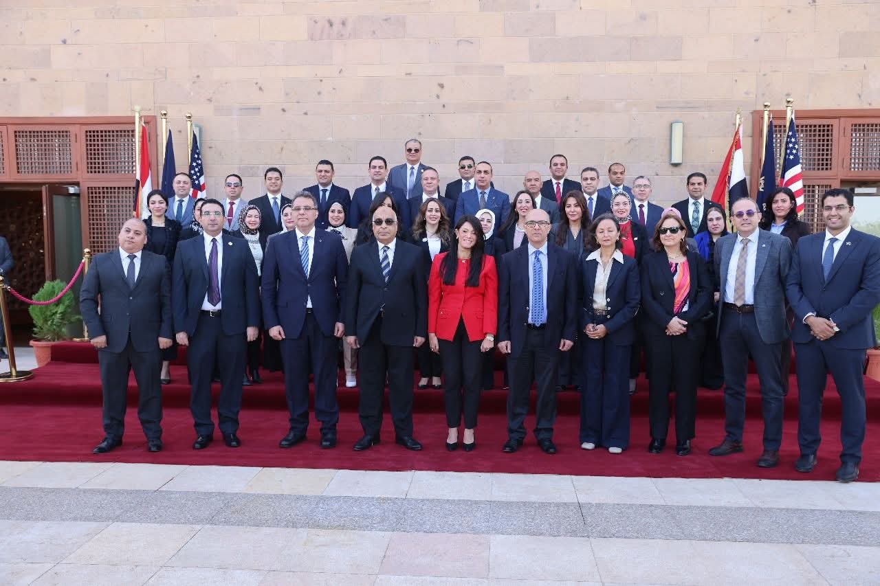 وزيرا العدل والتخطيط يشهدان تخريج عدد من أعضاء الجهات والهيئات القضائية من برنامج (قيادة التغيّر في المنظمات الديناميكية)