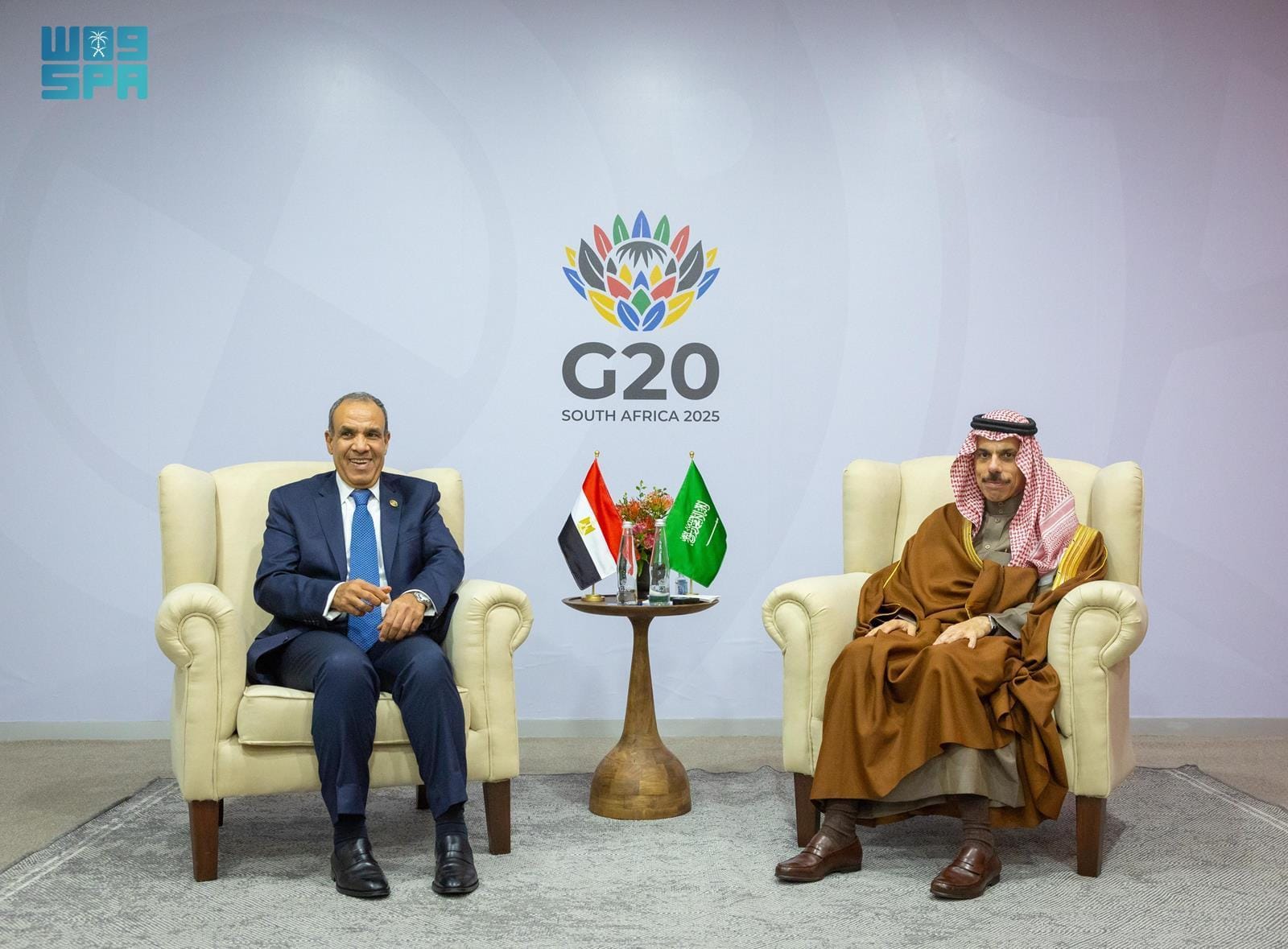 وزيرا خارجية السعودية ومصر يناقشان العلاقات الثنائية والتطورات الإقليمية والدولية