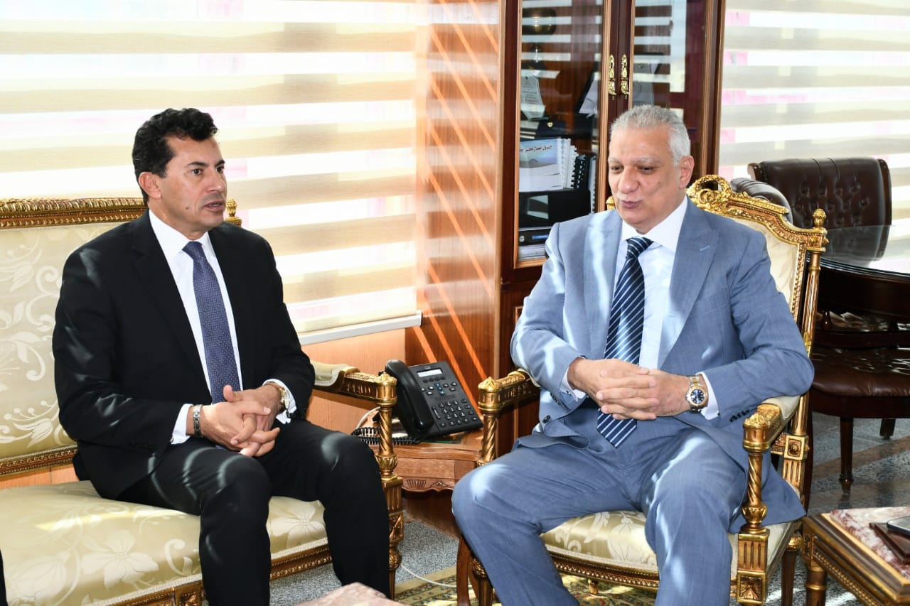 صبحي يشهد ندوة حول دور الشباب في حماية الأمن القومي المصري بجامعة ٦ أكتوبر