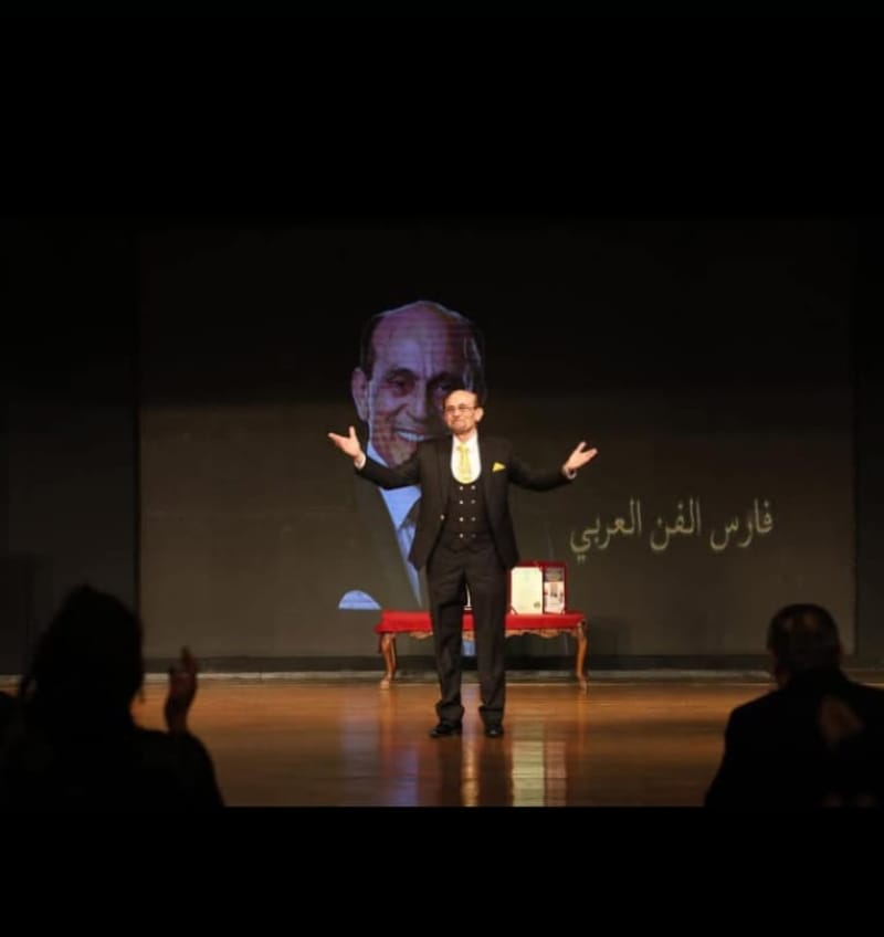 د.كمال يونس يكتب .. الإخبارية .نت Alekhbarya.net تهنيء فنان الشعب المعلم محمد صبحي على تكريمه وتهنئه بالشفاء