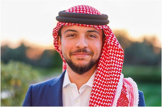 الأمير الحسين الثانى يؤدى اليمين الدستورية نائبا لملك الأردن