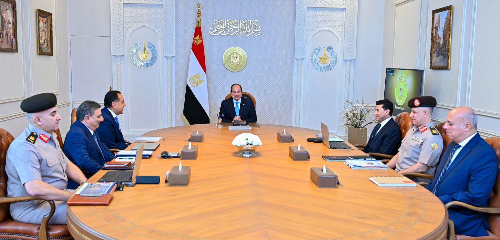 الرئيس السيسى يشدد على ضرورة الاهتمام بالشباب وبنشر ثقافة الرياضة بين أبناء الشعب المصري في مختلف اللُعُبات