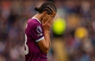 الاتحاد الإنجليزي يوجه اتهاما رسميا للاعب التونسي المجبري بعد بصقه على جماهير ليدز يونايتد