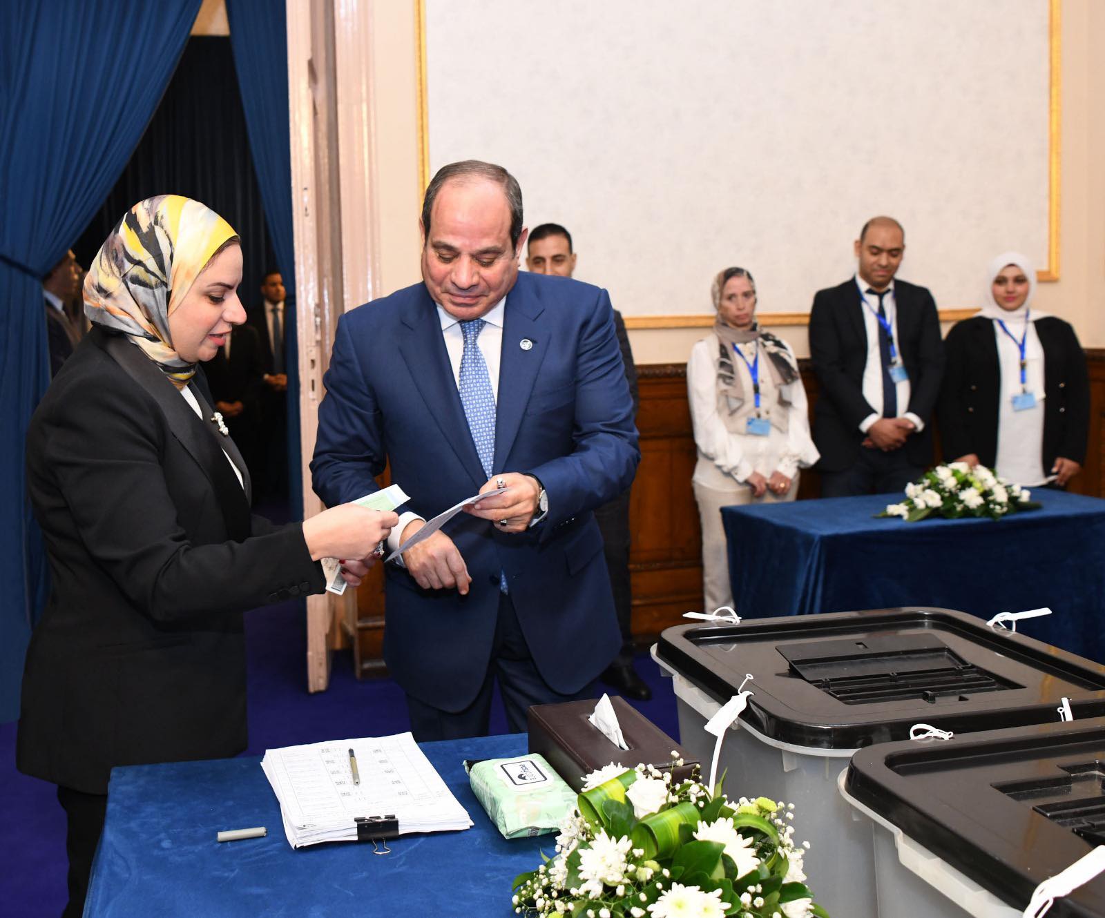 الرئيس السيسى يدلى بصوته في انتخابات مجلس النواب لعام ٢٠٢٥