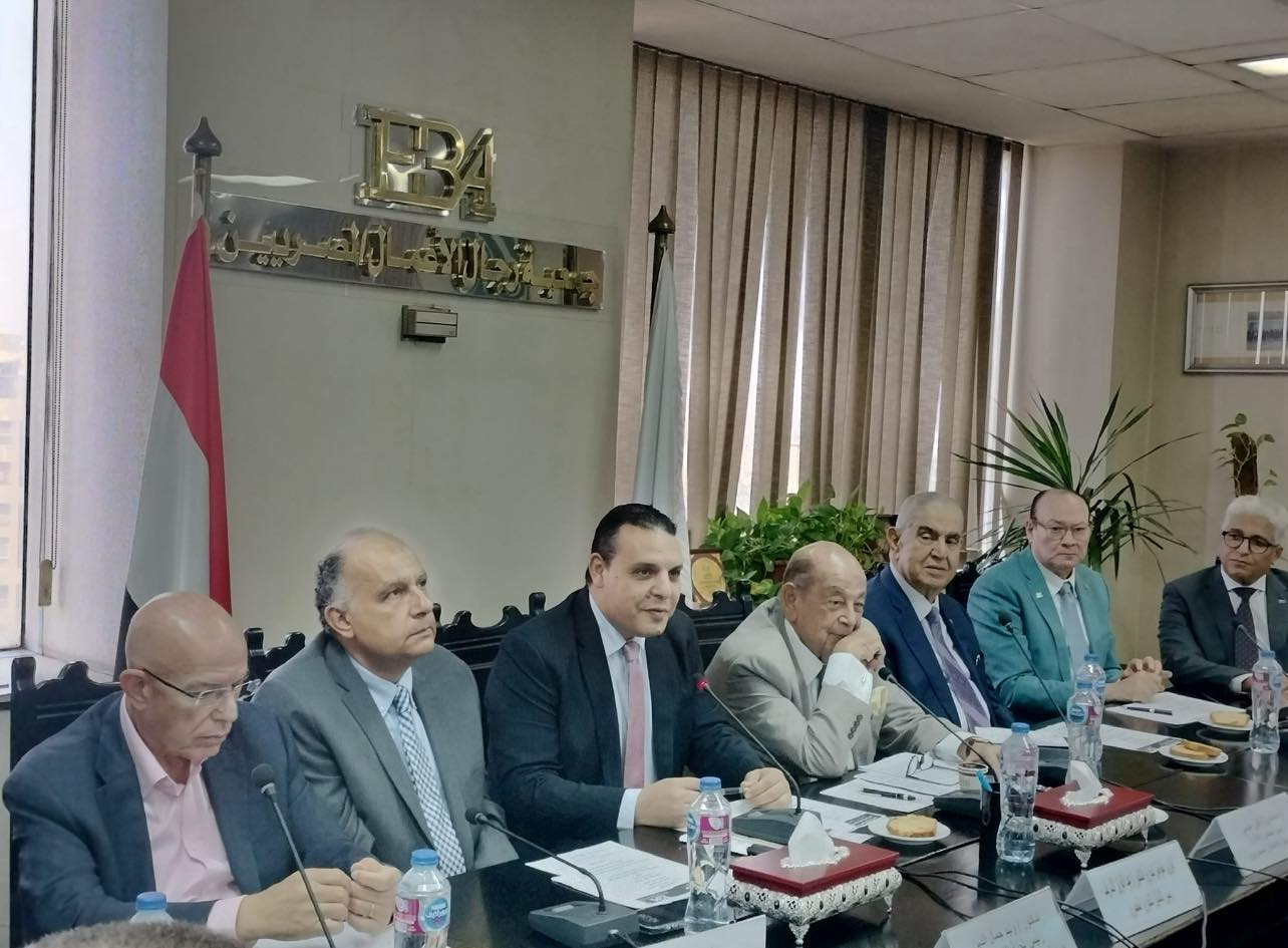 التمثيل التجاري المصري وجمعية رجال الأعمال ينظمان لقاءً موسعًا لبحث فرص تصدير خدمات التطوير العقاري والمقاولات إلى إفريقيا