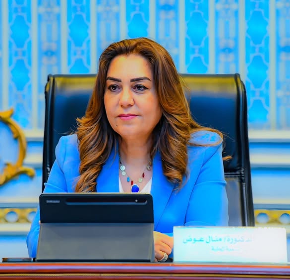 عوض تهنئ قداسة البابا تواضروس الثاني ورئيس الطائفة الإنجيلية بعيد القيامة المجيد