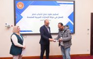وزير العمل يسلّم 25 عقد عمل جديد لشباب مصري للعمل بدولة الإمارات