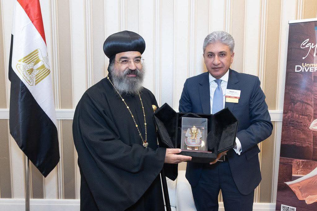 وزير السياحة يلتقي مع الأسقف العام للكنيسة القبطية الأرثوذكسية والنائب البابوي بأمريكا الشمالية