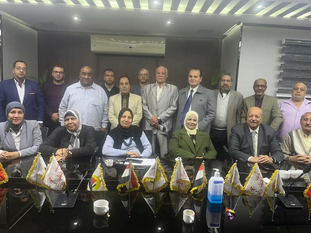 اتحاد عمال تحالف الأحزاب المصرية يناقش فوضى عدم تطبيق الحد الأدنى للأجور