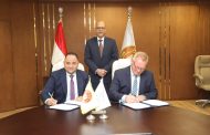 جبران يشهد تجديد اتفاقية عمل جماعية تحفظ حقوق 2075 عاملاً بشركة قناة السويس للحاويات