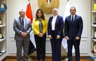 عوض تستقبل وفد لجنة الطاقة والبيئة والقوى العاملة بمجلس الشيوخ