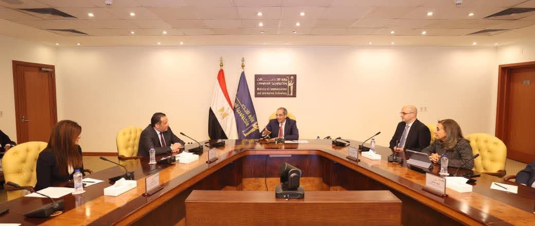 وزير الاتصالات يشهد توقيع مذكرة تفاهم مع شركة أورنچ مصر لتعزيز استخدام تقنيات التشخيص عن بُعد