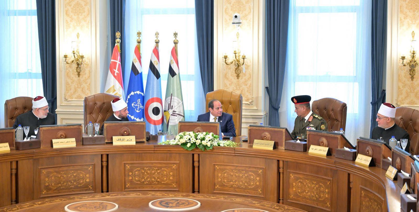 الرئيس السيسي: ضرورة إيجاد مسار واضح لتأهيل وتدريب الكوادر والاستفادة منها