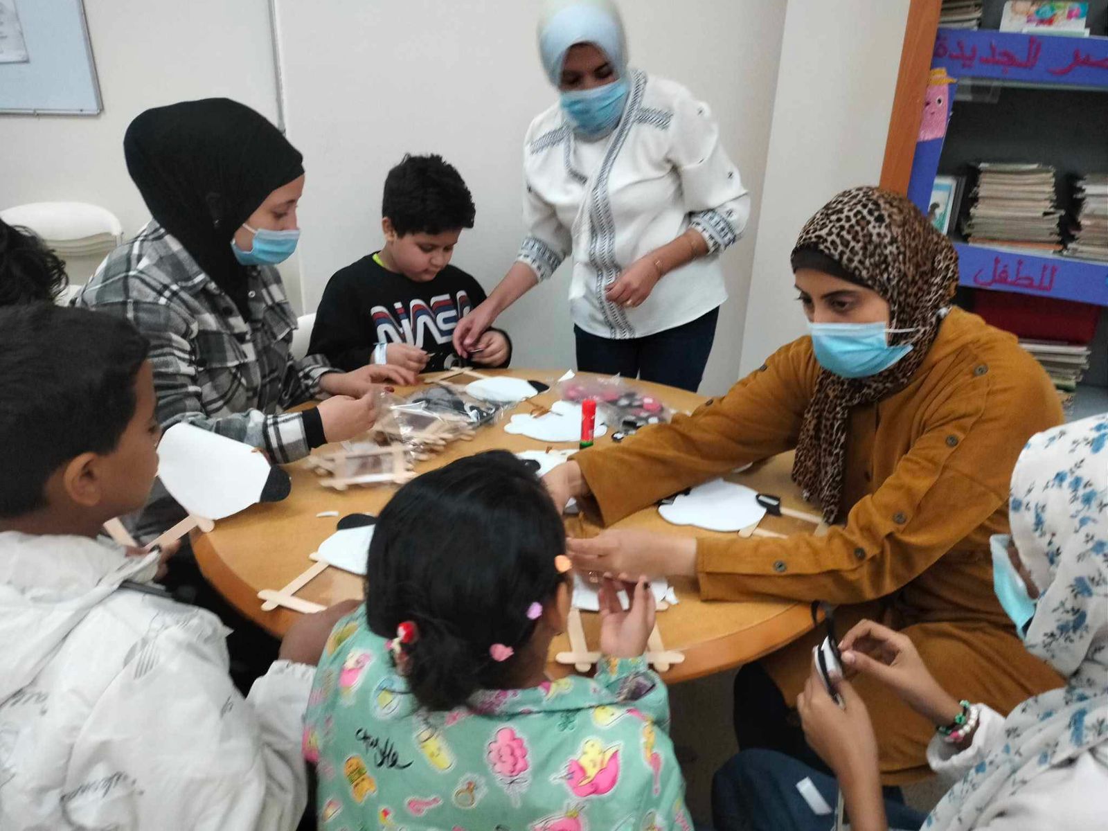 مستشفي ٥٧٣٥٧ تكرم جمعية مصر الجديدة لانشطتها التطوعية لإدخال البهجة والسرور في قلوب الاطفال