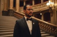 المخرج المسرحي محمد السباعي يكتب.. تجارة العلاقات.. حين تتحوّل المشاعر إلى سوق مفتوح