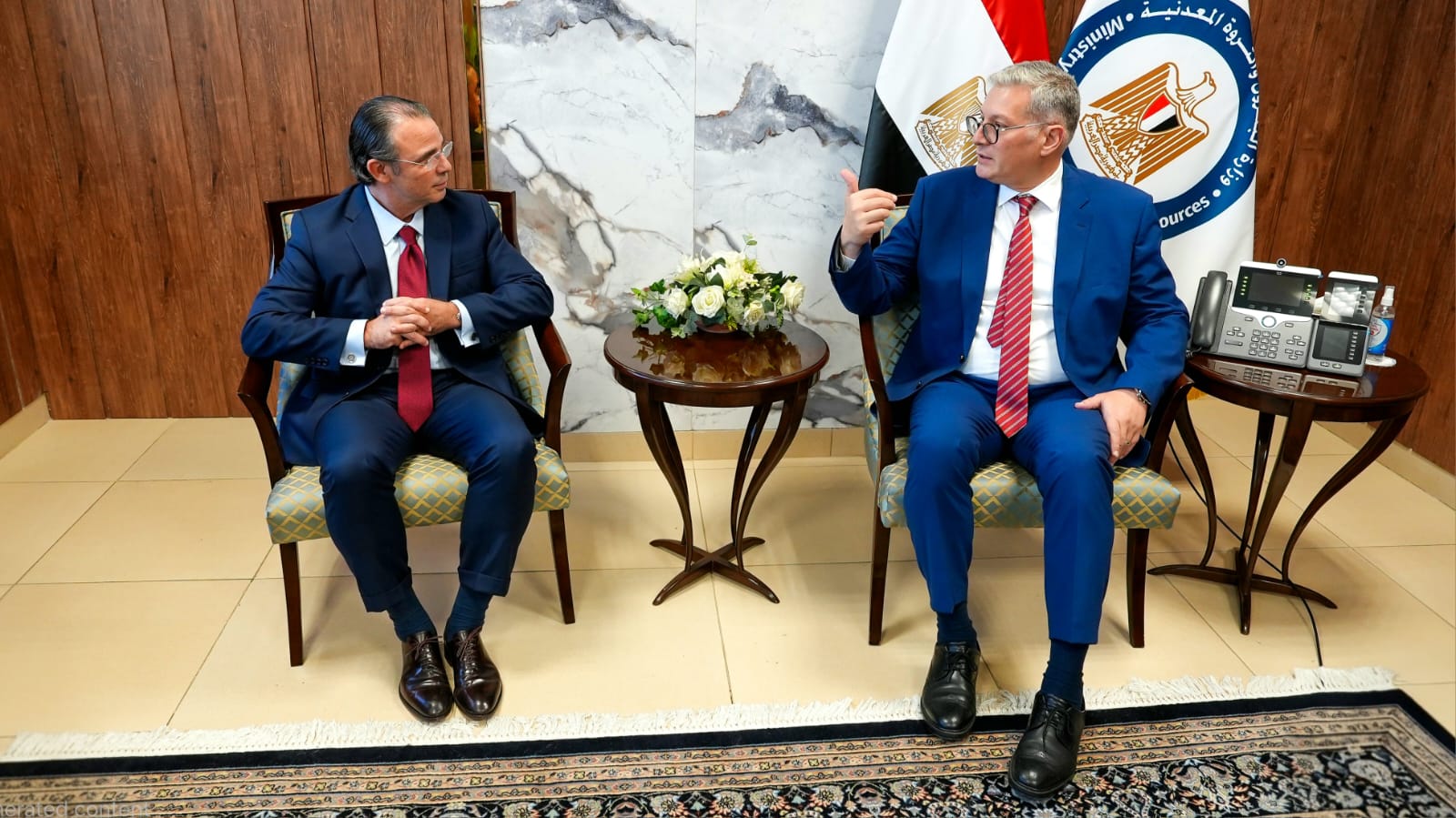 بدوى يبحث سبل تعزيز التعاون الإقليمي مع شيفرون العالمية