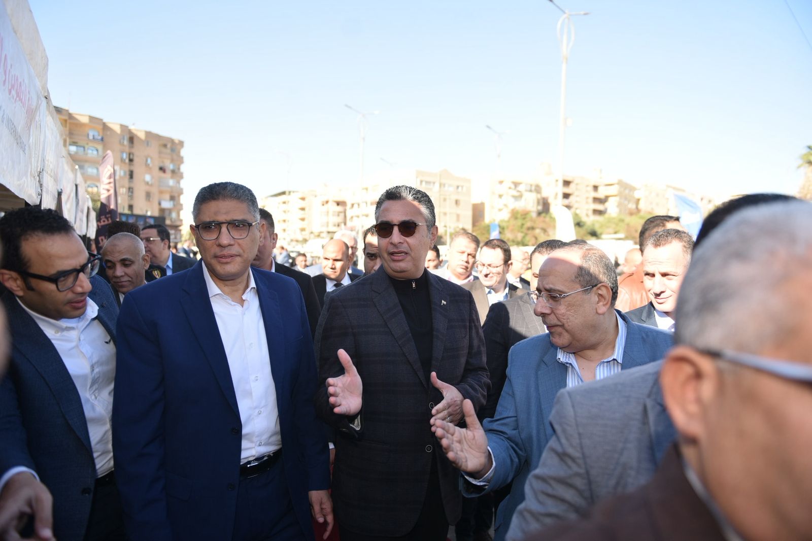 وزير التموين ومحافظ الجيزة يفتتحان سوق اليوم الواحد بمنطقة حدائق الأهرام