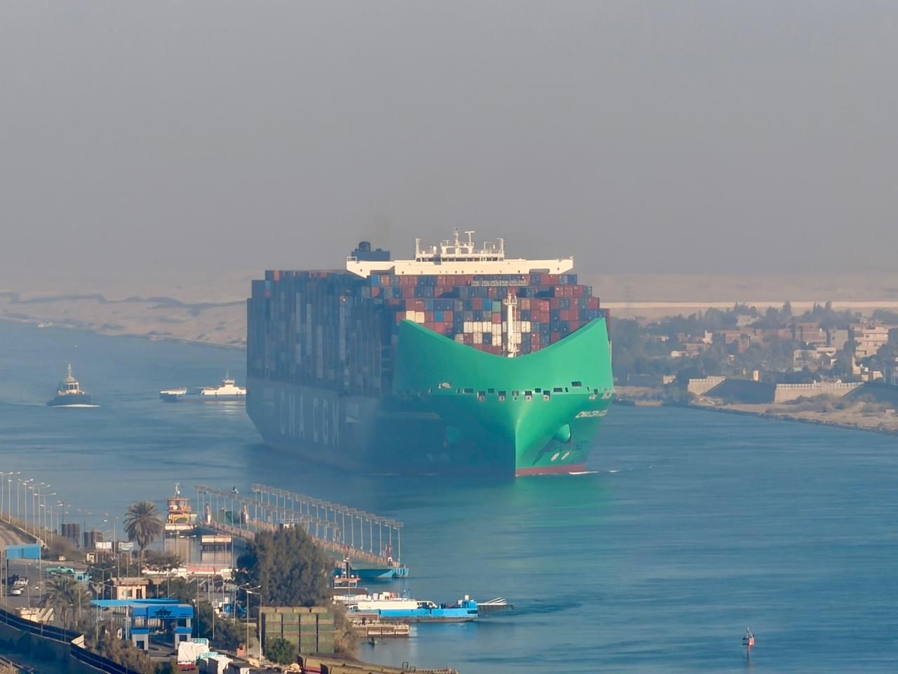 عبور سفينة الحاويات MAERSK SEBAROK للقناة ضمن قافلة الجنوب بعد عبورها من باب المندب
