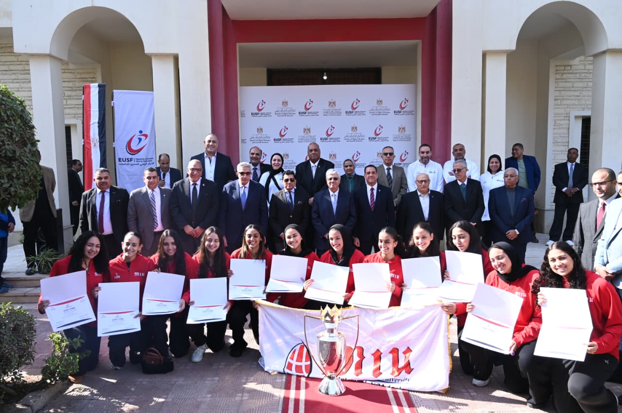 وزيرا الشباب والتعليم العالي يكرمان طلاب الجامعات الفائزين في البطولة العالمية ببرشلونة