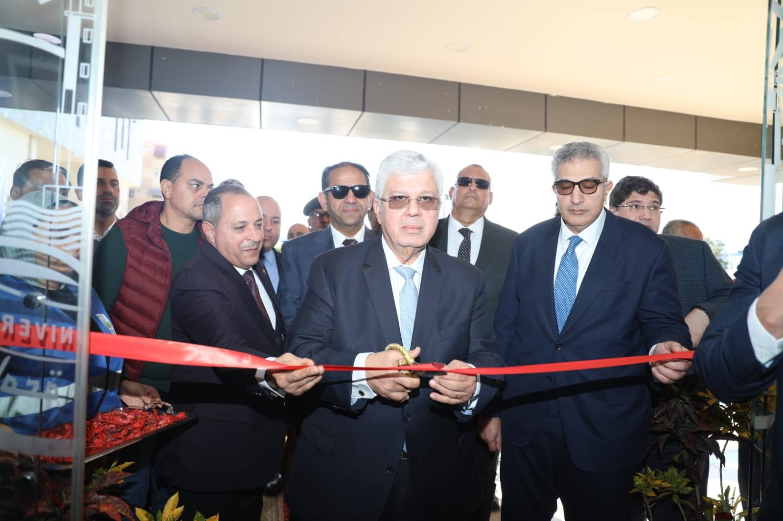 عاشور ومحافظ بورسعيد ورئيس الجامعة يفتتحون مشروعات تعليمية وخدمية بجامعة بورسعيد