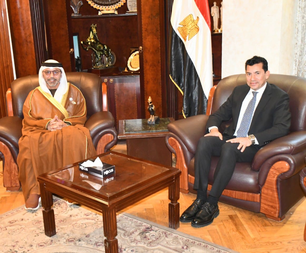 صبحى يبحث مع الامارات سبل تعزيز التعاون المشترك