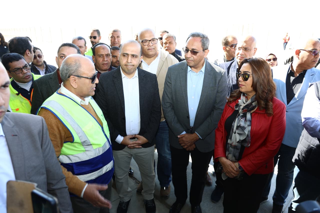 وزيرة التنمية ومحافظ قنا يتفقدان مشروع مصنع المعالجة الميكانيكية والبيولوجية والمدفن الصحي بقوص بتكلفة ٤٠٠ مليون جنيه