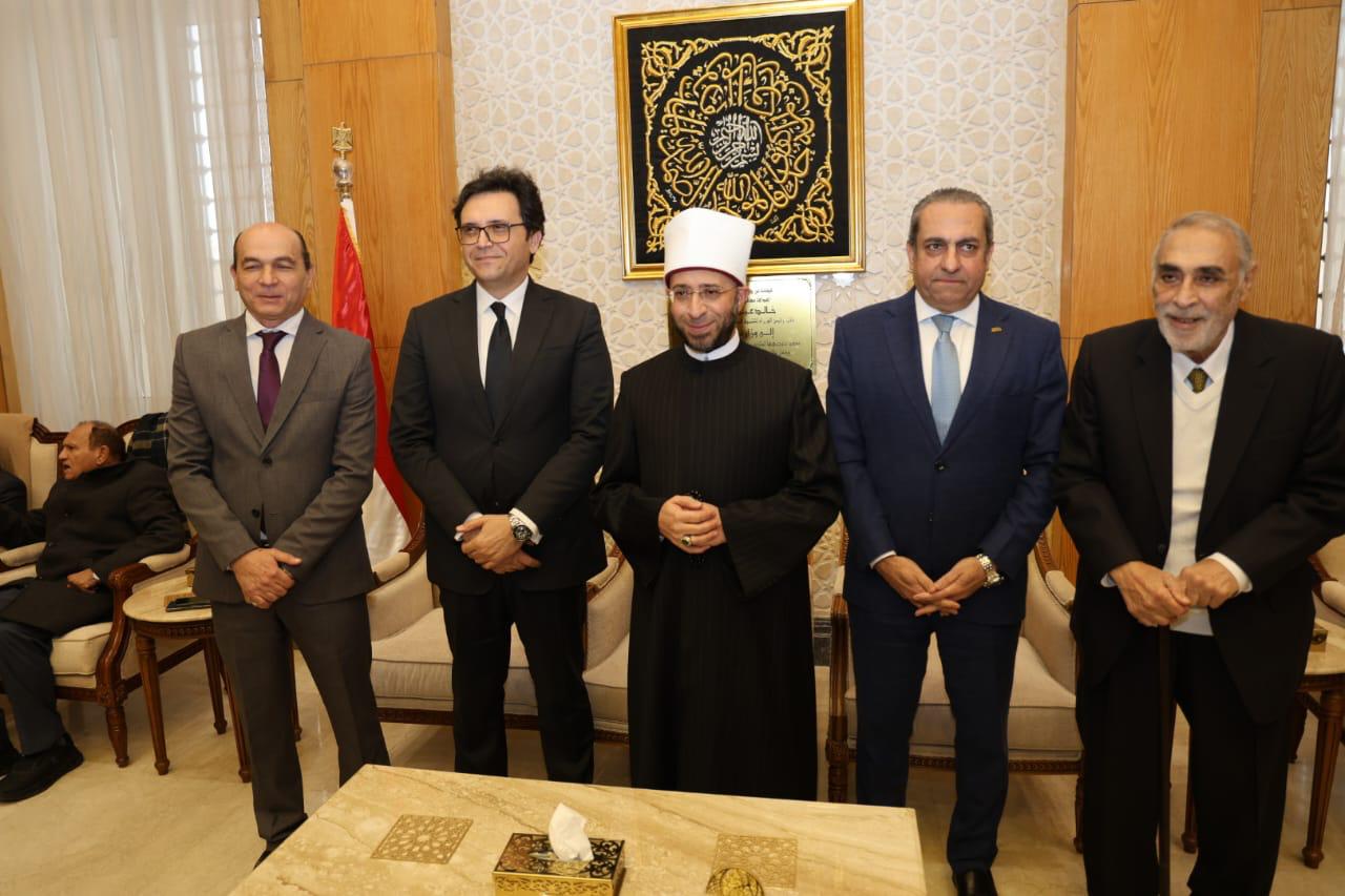 وزيرا الأوقاف والثقافة ورئيس شركة العاصمة يفتتحون متحف كبار القرّاء
