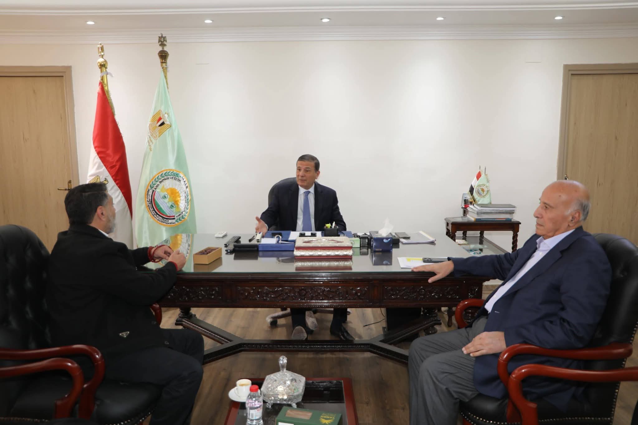 وزير الزراعة يستقبل رئيس اتحاد منتجي الدواجن لبحث استقرار وتوازن أسعار الكتاكيت