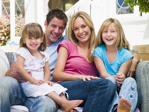 ماجدة عبد العظيم تكتب.. عيناها تلمع
