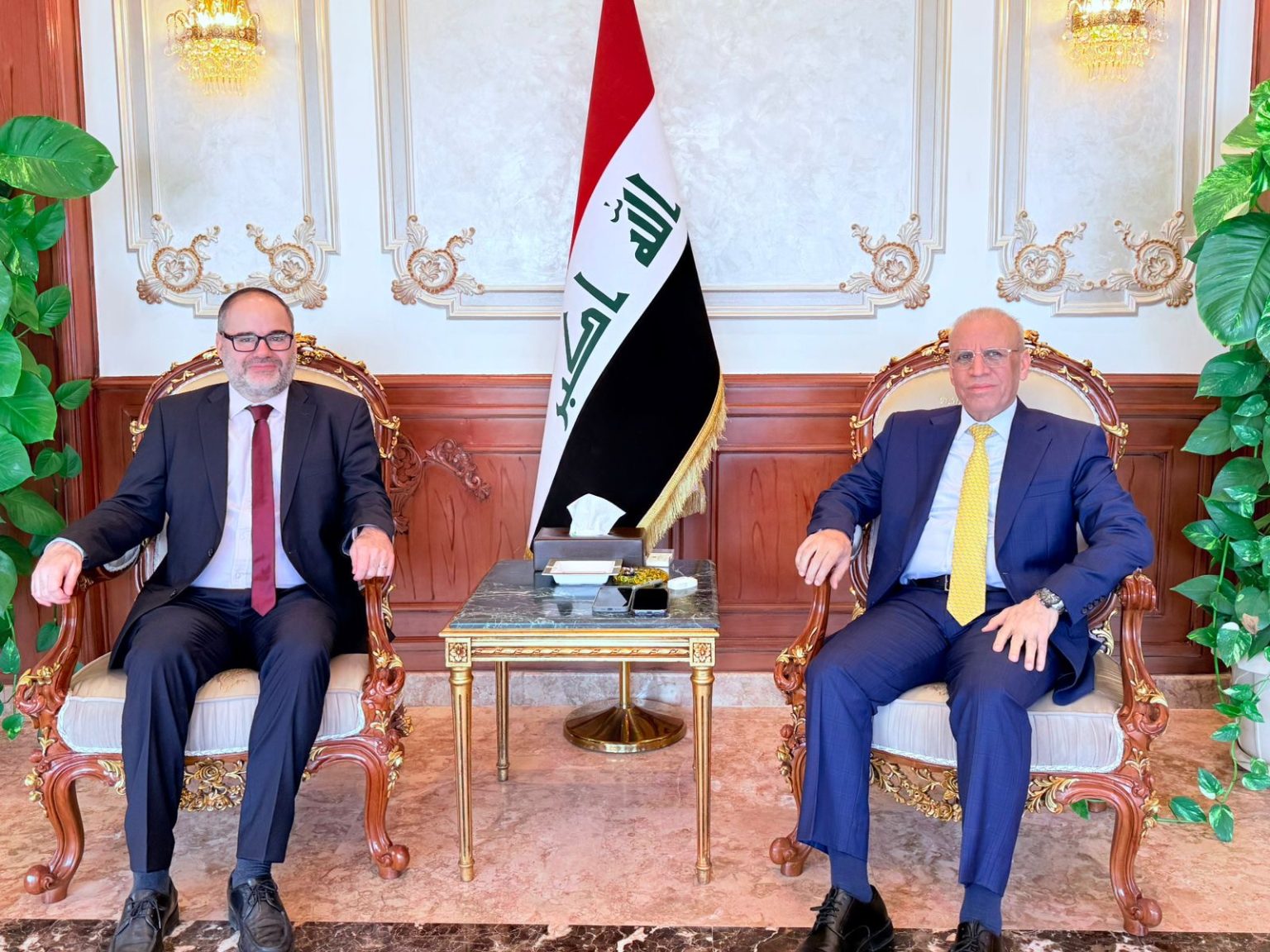 سفير العراق يستقبل القائم بأعمال رئيس مكتب ممثل الاونروا في القاهرة