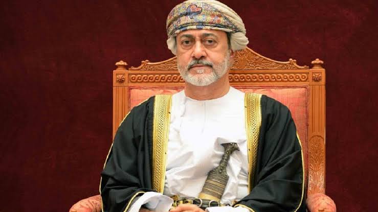 رئيس البرلمان العربي يهنئ سلطان عُمان بذكرى توليه مقاليد الحكم