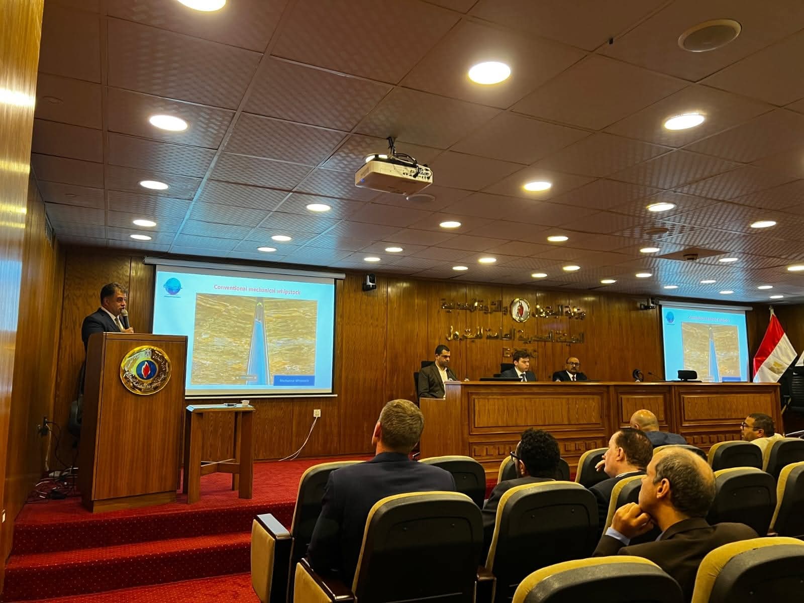 هيئة البترول تدعم التكنولوجيا المتطورة للمساهمة فى زيادة إنتاجية الآبار المصرية