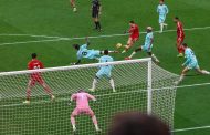 ليفربول يتعادل مع بيرنلي 1ـ1.. ووست هام يفوز على توتنهام 2ـ1 في الدوري الإنجليزي الممتاز