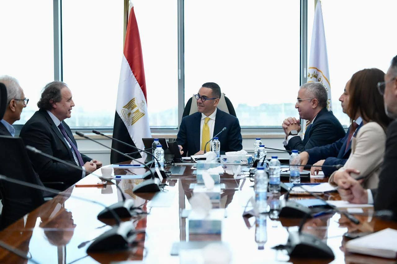 الخطيب: مصر تمتلك سوقا محلية كبيرة إلى جانب إمكانيات النفاذ لعدد كبير من الأسواق الإقليمية والعالمية