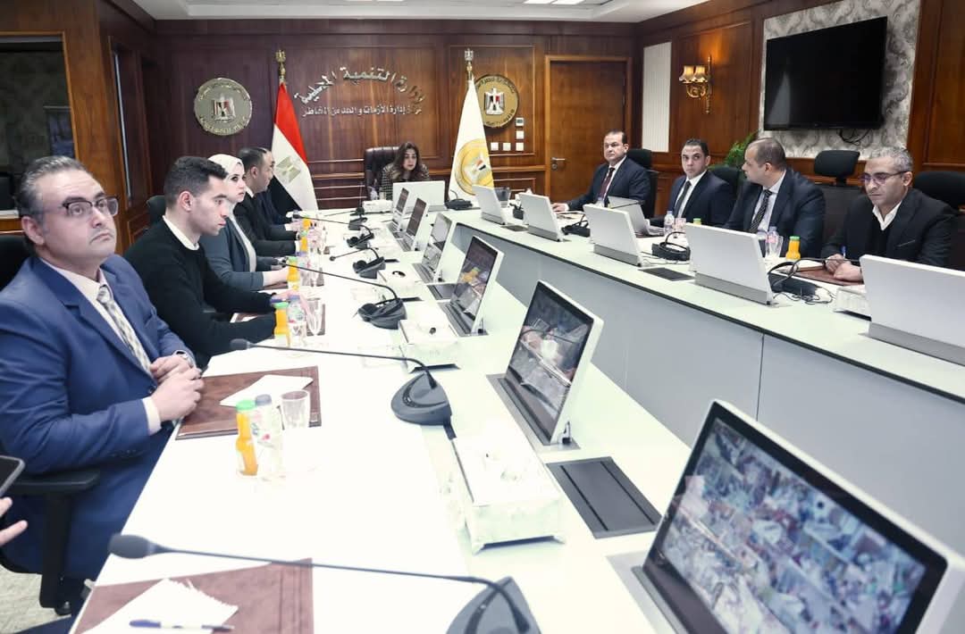 عوض: ضرورة الالتزام بتحقيق مستهدفات الموجة 28 لإزالة التعديات