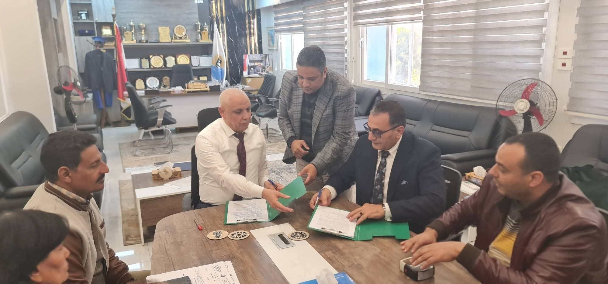 بقيمة استثمارية تتجاوز 600 مليون جنيه توقيع عقد إنشاء محطات رفع صرف صحي بكرم عمران بقنا