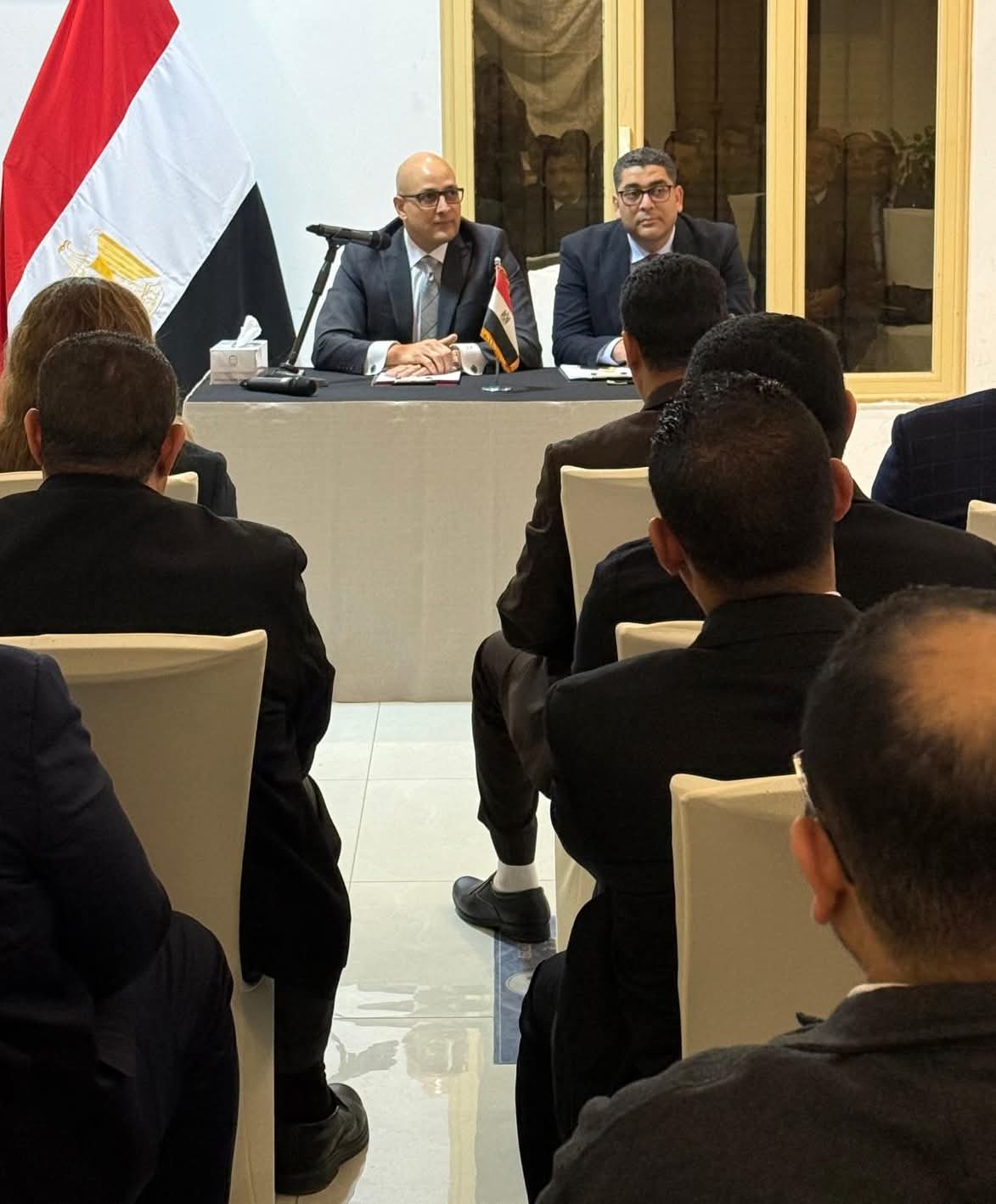 القنصل المصرى فى الكويت يلتقى مع أعضاء من الجالية المصرية