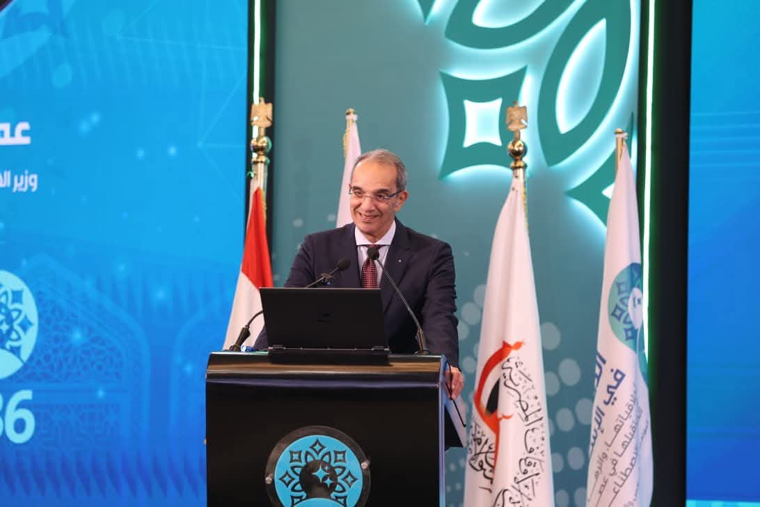 وزير الاتصالات : الذكاء الاصطناعى تكنولوجيا فارقة قادرة على إحداث تغيير فى طرق العمل والتعلم