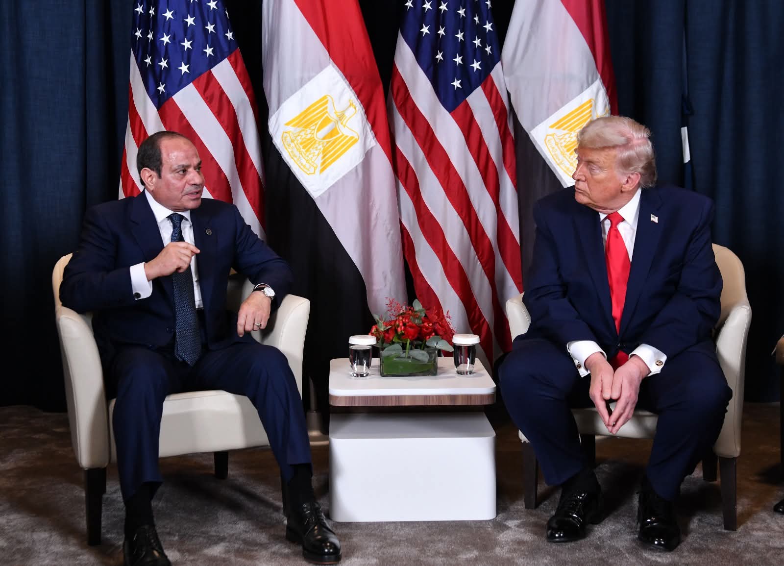الرئيس السيسي يجري مباحثات مع ترامب على هامش منتدى دافوس