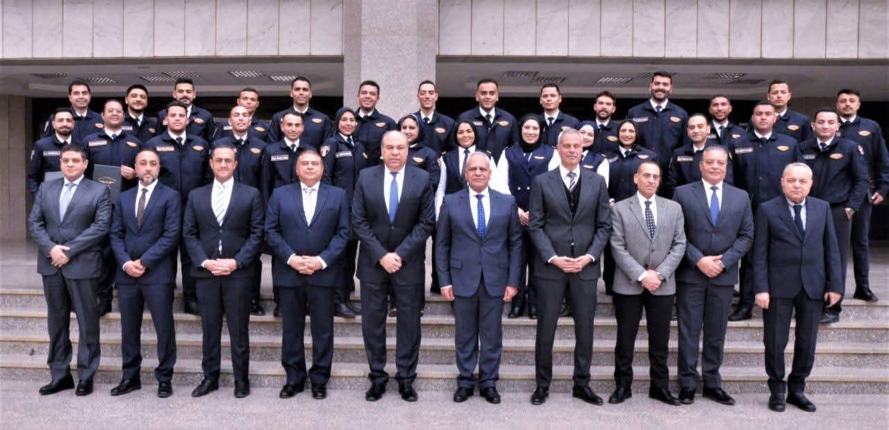 وزير الطيران يشهد تخرج دفعة جديدة من البرنامج المتكامل لمعلومات الطيران