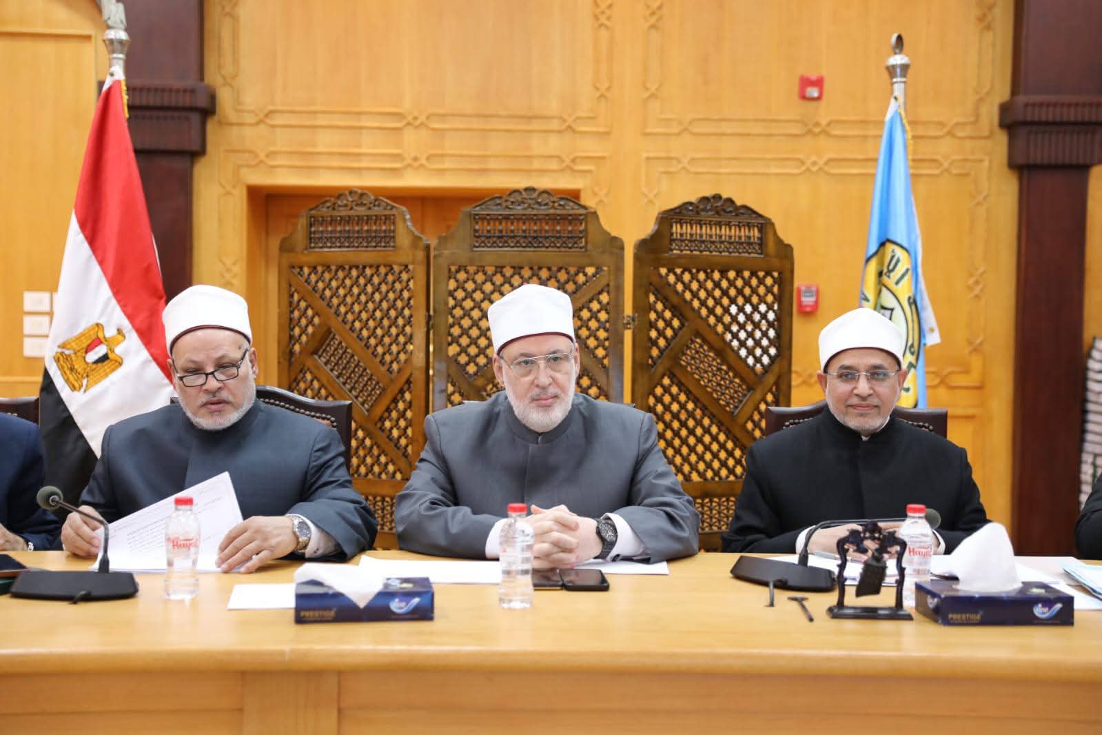 مجلس جامعة الأزهر يدعو طلاب العلم لزيارة معرض الكتاب