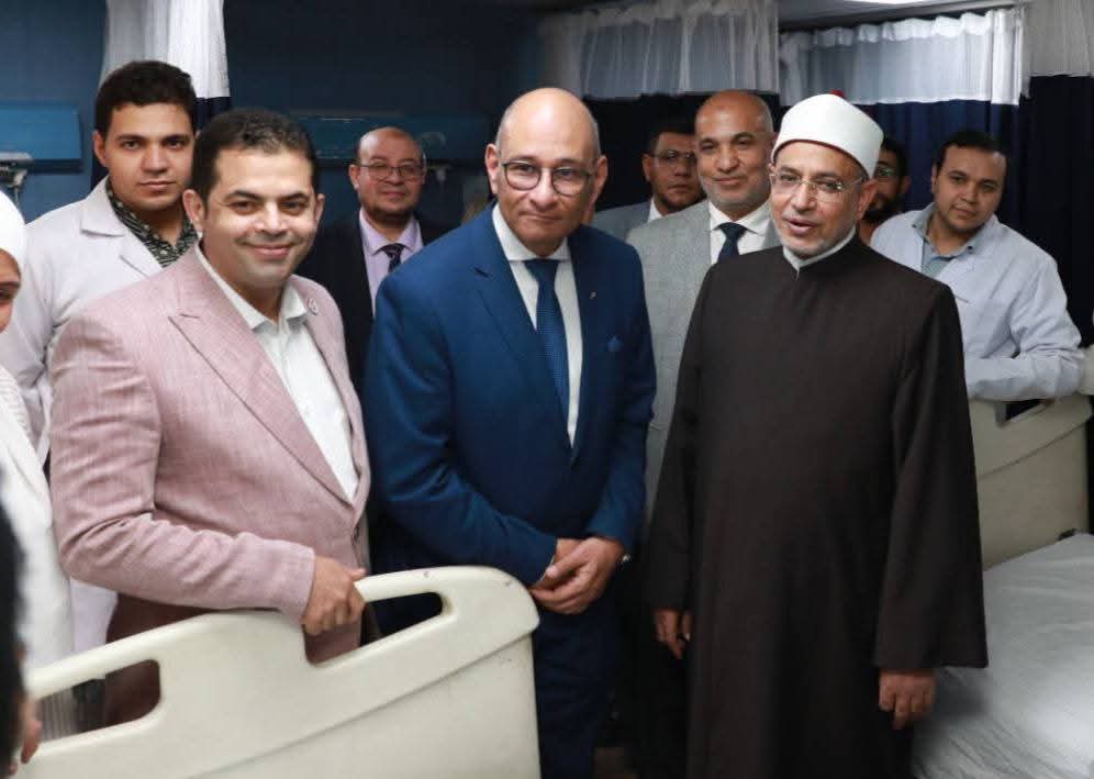 فريق طبي بمستشفى الزهراء الجامعي ينجح في إجراء جراحة نادرة بالعمود الفقري لطفل