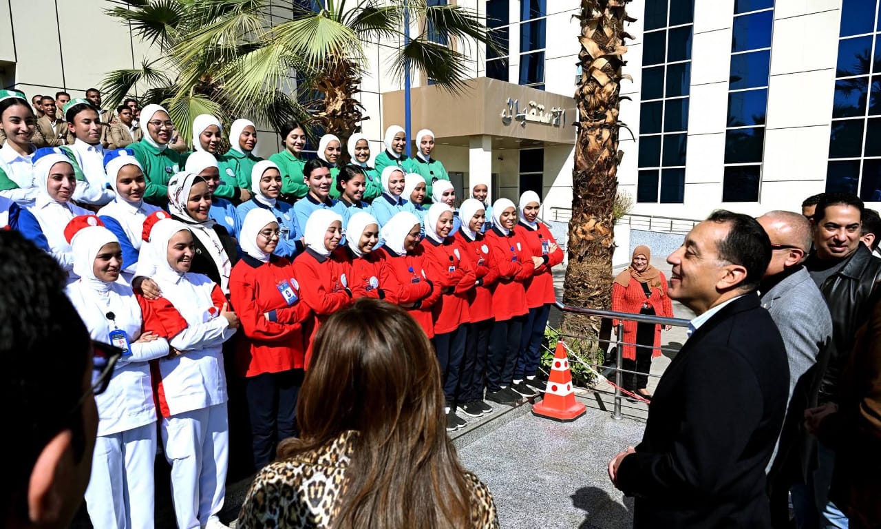 نقيب التمريض تُشيد بحرص رئيس الوزراء على دعم طلاب التمريض خلال زيارته للأقصر