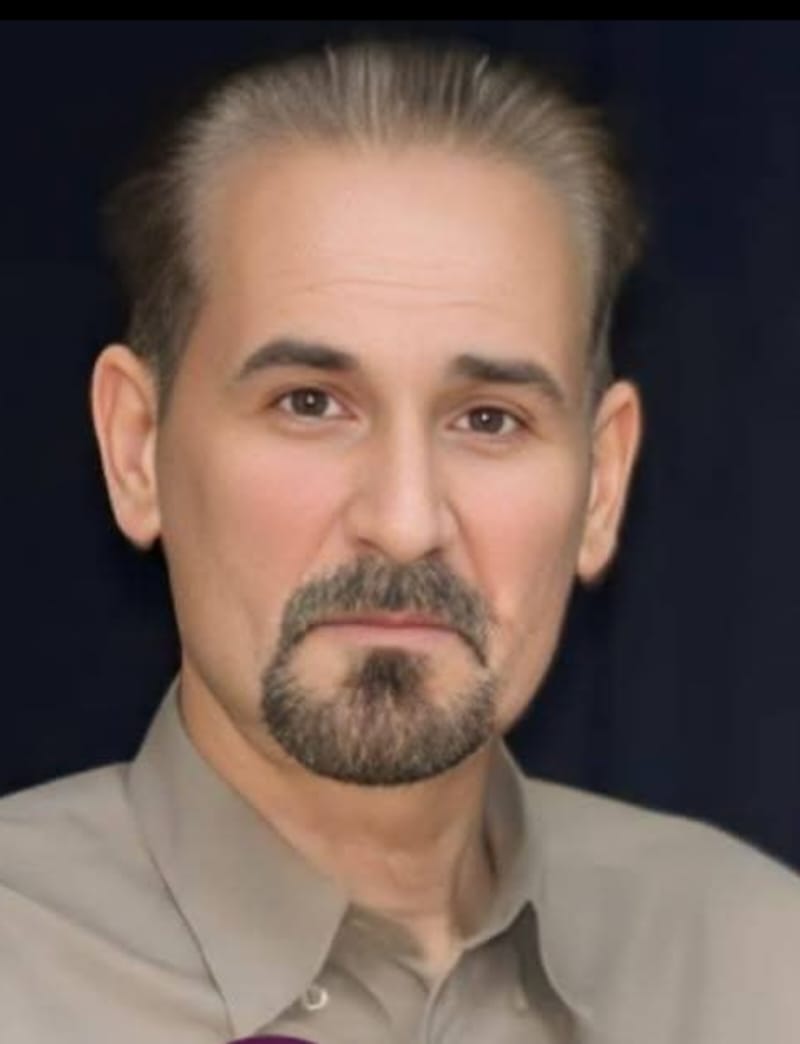 المسرحي العراقي حيدر عبد الله الشطري يكتب.. اشتباك الأسئلة بين فصاحة المهرجان وتعدّد لهجات الخشبة