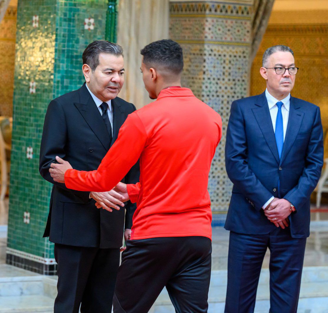 بتعليمات ملكية الأمير مولاي رشيد يستقبل أعضاء المنتخب الوطني لكرة القدم وصيف كأس أمم إفريقيا المغرب 2025