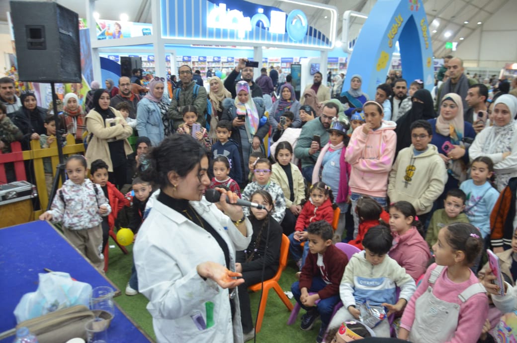 متحف الطفل نجح في استقطاب العشرات من زوار معرض الكتاب