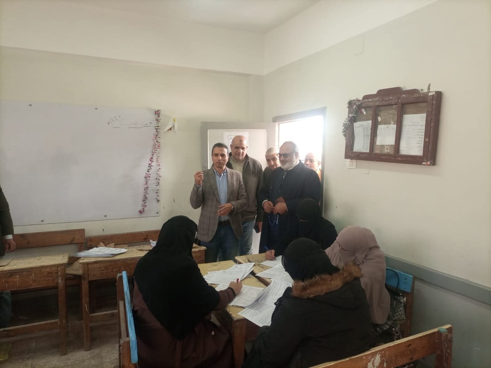 وكيل وزارة التربية والتعليم بكفرالشيخ يتفقد أعمال الامتحانات