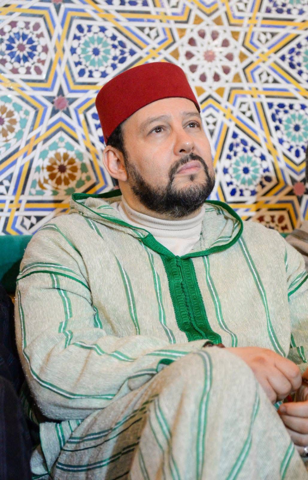 تزامنا مع ذكري شيخها الراحل.. شيخ الطريقة البودشيشية.. يجدد العهد والولاء لـ«ملك المغرب»
